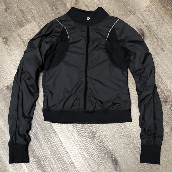 Lululemon Run to Make it True reversible jacket Black - Picture 3 of 5